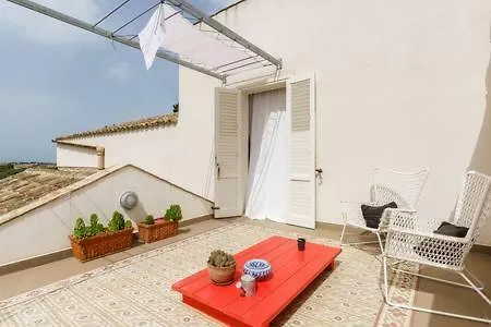 A Casa Di Gio': Tra Charme E Relax Homestay Trapani